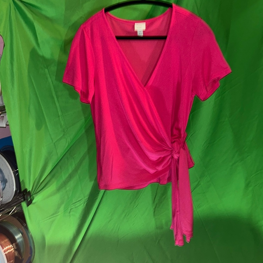 A New Day Hot Pink, Short Slv, Vneck Snap Close, Side Tie T P2P 16"
